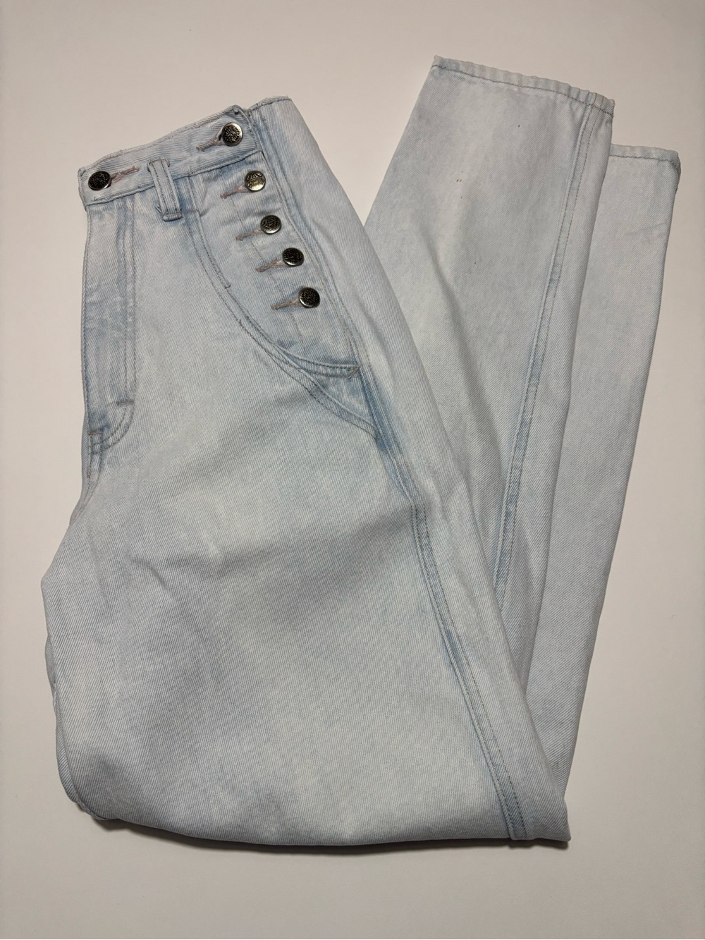 Nuovo Light Wash Vintage High Waist Denim Jeans Unique Button Accents & Western